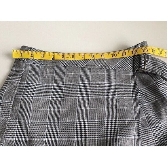 Seek The Label Women’s Sz Small S  Plaid Faux Wrap Skort in Gray - Picture 4 of 8